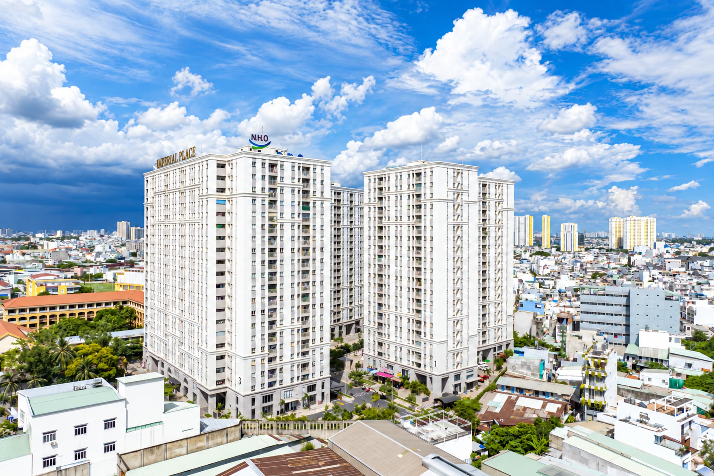 Khu chung cư Imperial Place